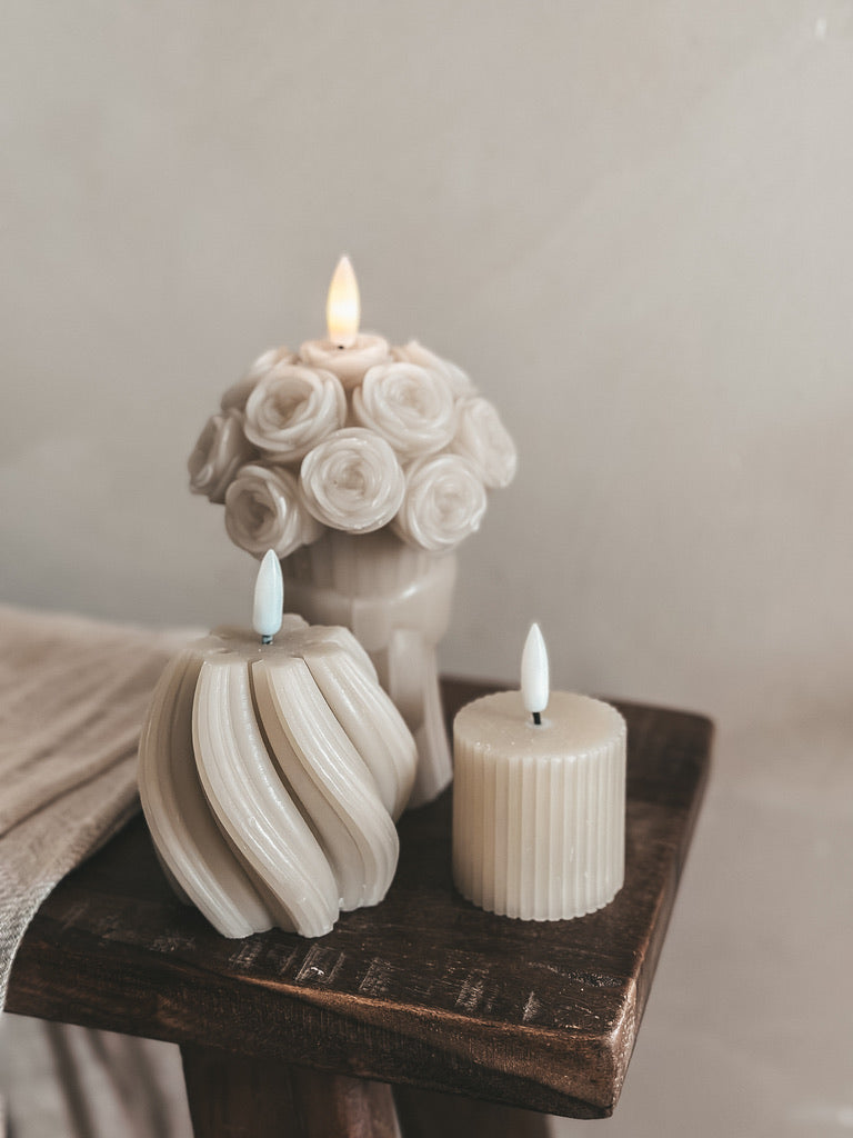 BLUMENBLUMENKERZE BEIGE - AB