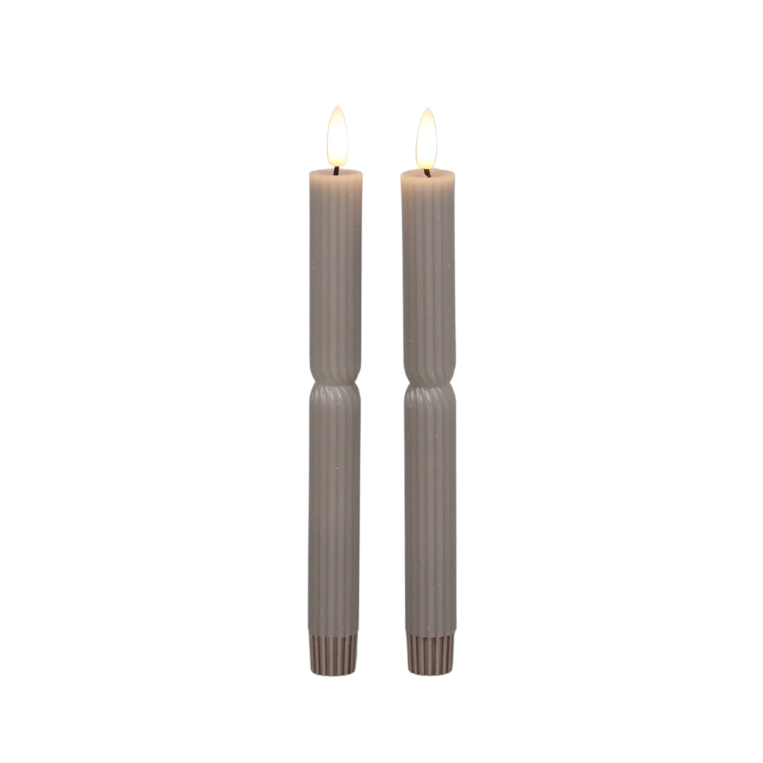 Set mit gestreiften, gespaltenen Abendessenkerzen – AB