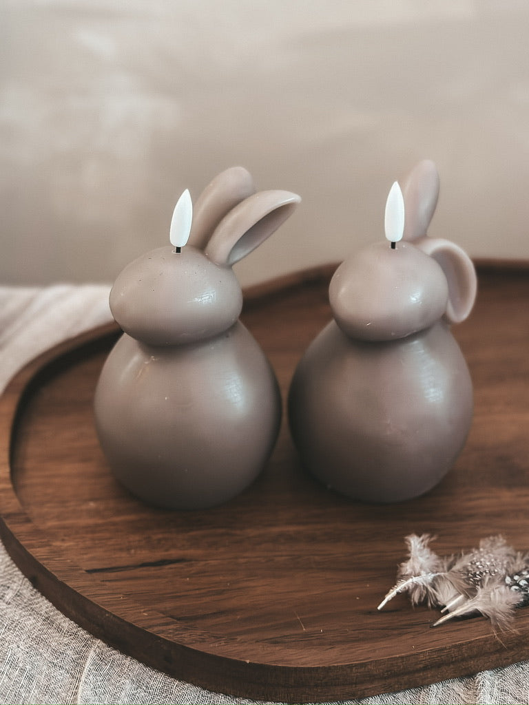 Kaninchenkerze Taupe 2 Ohren oben - AB