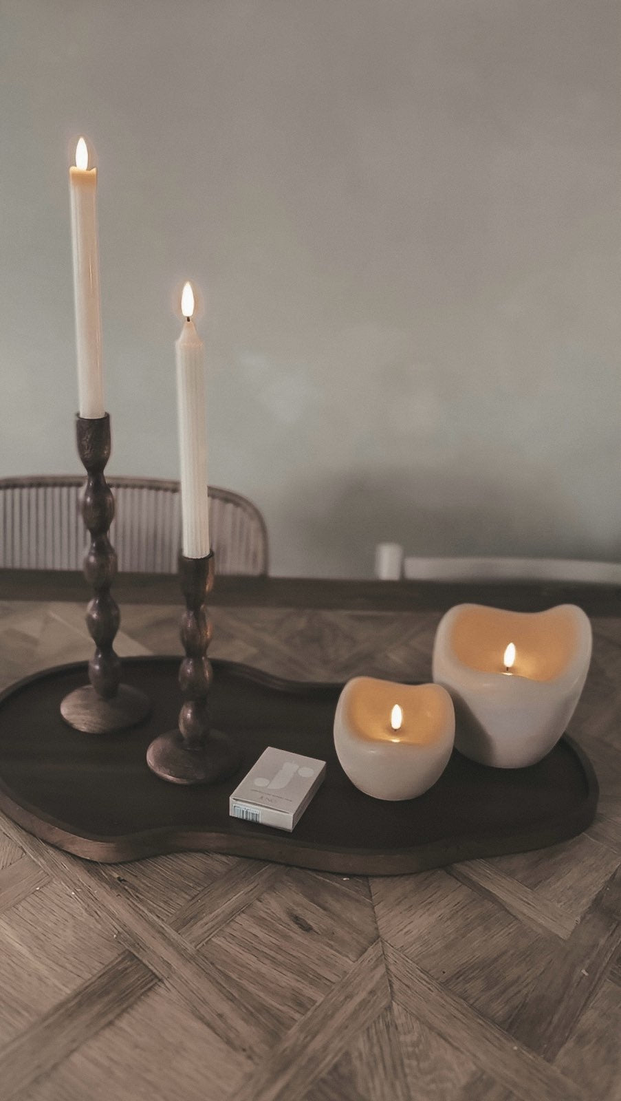 NEU AUFLAGE MÄRZ - KERZENHALTER HOLZ DUNKEL M